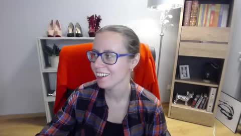 Lizzy online show from November 7, 5:40 am