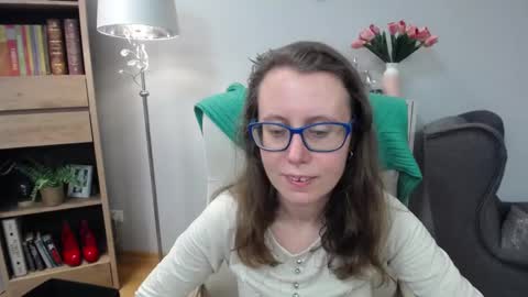 Lizzy online show from March 19, 5:22 am