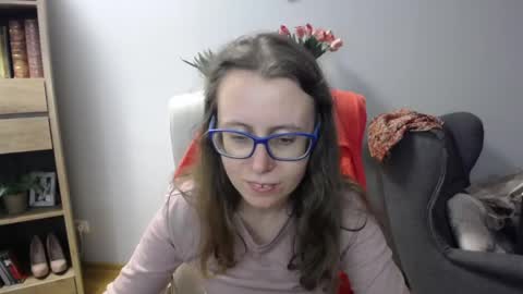 Lizzy online show from May 19, 4:30 am