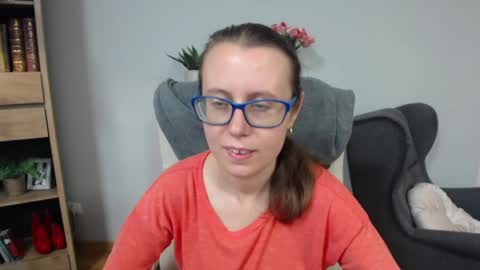 Lizzy online show from May 20, 4:29 am