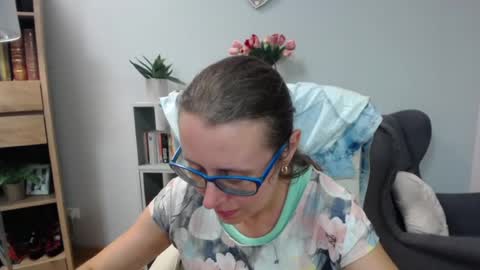 Snapshot of lizzy_sparkle chatting on July 2, 4:29 am Lizzy online show from July 2, 4:29 am