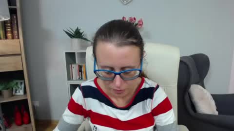 Snapshot of lizzy_sparkle chatting on July 6, 4:31 am Lizzy online show from July 6, 4:31 am