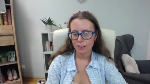 Snapshot of lizzy_sparkle chatting on July 7, 6:47 am Lizzy online show from July 7, 6:47 am