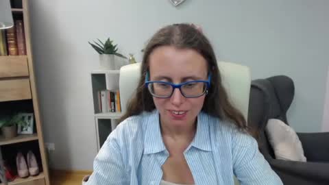 Snapshot of lizzy_sparkle chatting on July 7, 7:56 am Lizzy online show from July 7, 7:56 am