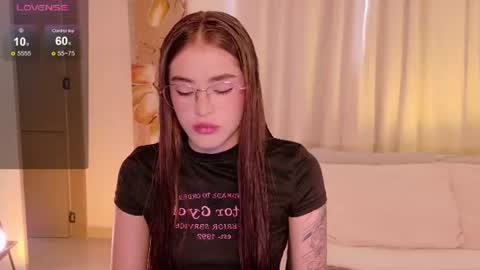 Lizzy Colins online show from June 14, 2:19 pm
