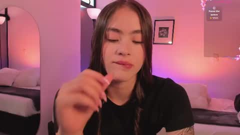 Lizzy Colins online show from June 21, 6:10 pm