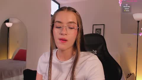 Lizzy Colins online show from June 26, 6:56 pm