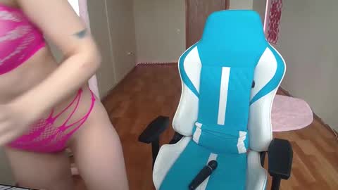Snapshot of lizzycumm chatting on April 30, 8:42 am lizzycumm online show from April 30, 8:42 am