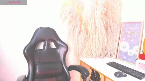 Lizzy  online show from September 26, 5:00 am