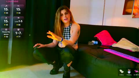 Snapshot of lizzymontana chatting on February 15, 12:37 am Liz online show from February 15, 12:37 am