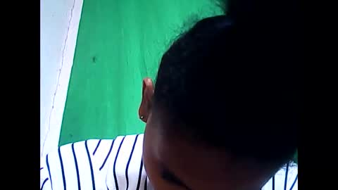 llouisse online show from April 17, 4:37 am