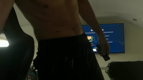 Snapshot of lm270820 chatting on July 1, 6:29 pm lm270820 online show from July 1, 6:29 pm