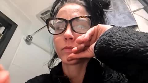 Missbehaved8 online show from January 16, 12:31 pm