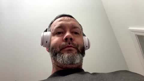 Snapshot of lngd_5 chatting on December 18, 2:28 am lngd_5 online show from December 18, 2:28 am