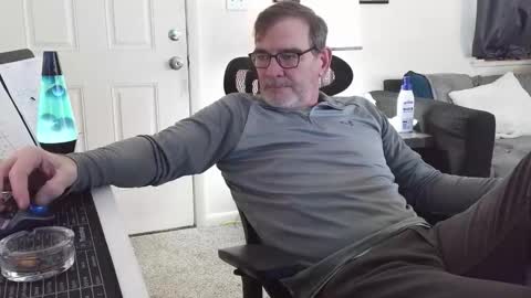 Snapshot of lngdickdaddy chatting on January 18, 8:01 pm LongDick Daddy online show from January 18, 8:01 pm