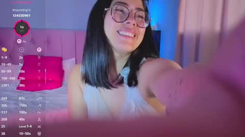 Snapshot of loaluxury chatting on October 16, 5:47 pm Pamela online show from October 16, 5:47 pm