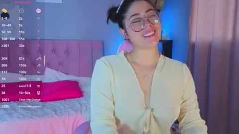 Snapshot of loaluxury chatting on November 7, 5:57 pm Pamela online show from November 7, 5:57 pm