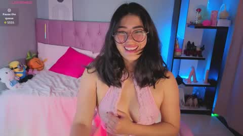 Snapshot of loaluxury chatting on November 22, 6:29 pm Pamela online show from November 22, 6:29 pm