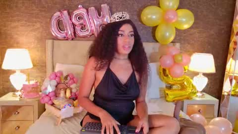 Snapshot of loana_vegas chatting on February 24, 7:01 pm LOANA online show from February 24, 7:01 pm