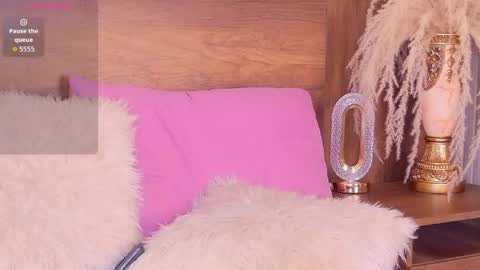 Snapshot of loana_vegas chatting on May 6, 6:13 pm LOANA online show from May 6, 6:13 pm