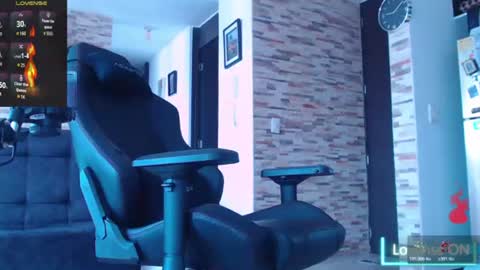 Snapshot of lobito_xxxl chatting on June 25, 7:51 pm lobito_xxxl online show from June 25, 7:51 pm