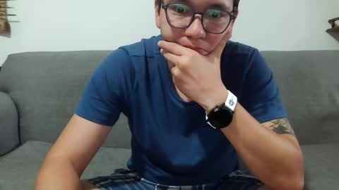 Snapshot of lobomx19 chatting on April 18, 2:21 pm Lobo online show from April 18, 2:21 pm