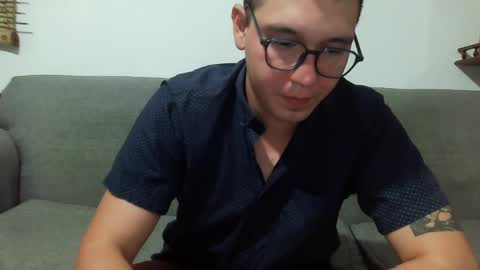 Snapshot of lobomx19 chatting on May 26, 1:56 am Lobo online show from May 26, 1:56 am