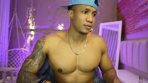 logan_varela online show from May 29, 2:48 pm