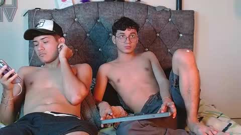 logan_willyams_ online show from September 12, 9:48 pm
