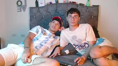 logan_willyams_ online show from September 19, 12:23 am