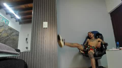 logan_wollff online show from May 23, 8:13 pm