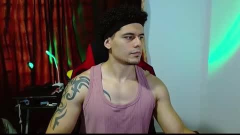 Snapshot of loganandrwz chatting on March 5, 7:32 pm Loganandrwz online show from March 5, 7:32 pm