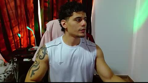 Snapshot of loganandrwz chatting on March 19, 8:13 pm Loganandrwz online show from March 19, 8:13 pm