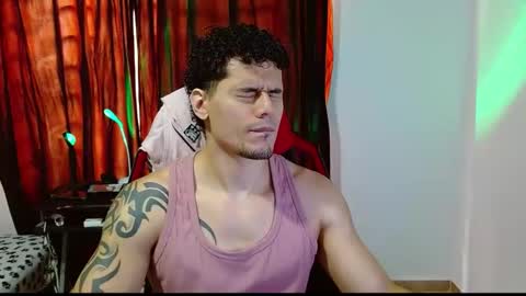 Snapshot of loganandrwz chatting on March 23, 8:02 pm Loganandrwz online show from March 23, 8:02 pm