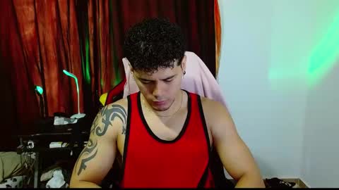 Snapshot of loganandrwz chatting on March 31, 3:56 pm Loganandrwz online show from March 31, 3:56 pm