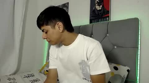 loganjhonson19 online show from April 12, 2:05 am