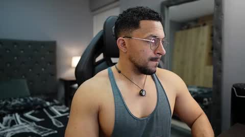 loganmartinx online show from March 23, 12:14 am