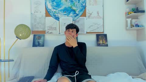 loganoficialx online show from February 1, 5:11 pm