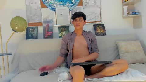 loganoficialx online show from February 15, 7:54 pm