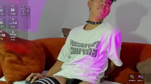 logantwink18 online show from October 11, 5:44 pm