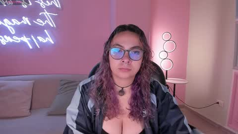 Loise online show from May 18, 7:20 pm