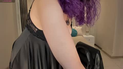 Loise online show from May 24, 11:32 pm