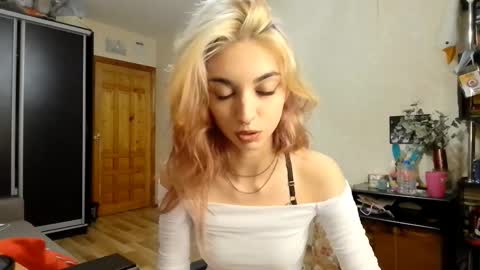 Amelia online show from October 7, 12:19 am