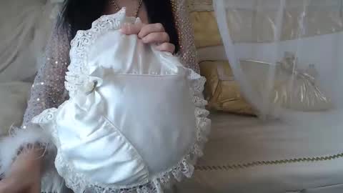 Snapshot of lokagold chatting on October 13, 6:13 am Lilu online show from October 13, 6:13 am