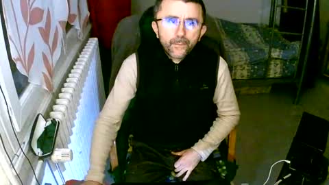 Snapshot of lokoum39 chatting on December 10, 4:17 pm lokoum39 online show from December 10, 4:17 pm