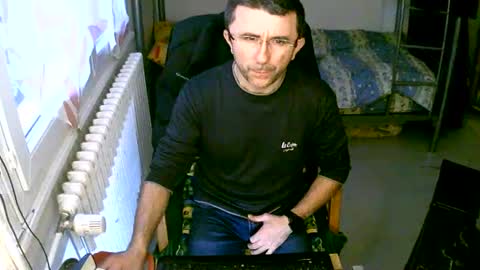 Snapshot of lokoum39 chatting on January 2, 3:40 pm lokoum39 online show from January 2, 3:40 pm