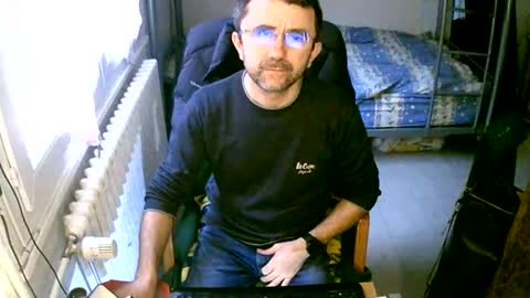 Snapshot of lokoum39 chatting on January 8, 12:15 pm lokoum39 online show from January 8, 12:15 pm