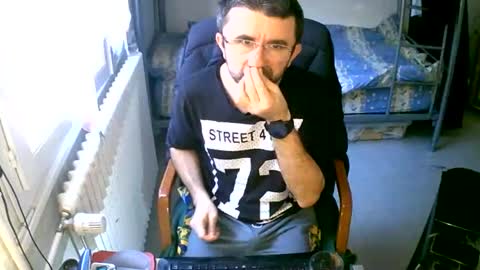 Snapshot of lokoum39 chatting on January 12, 10:23 am lokoum39 online show from January 12, 10:23 am