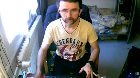 Snapshot of lokoum39 chatting on January 15, 11:53 am lokoum39 online show from January 15, 11:53 am