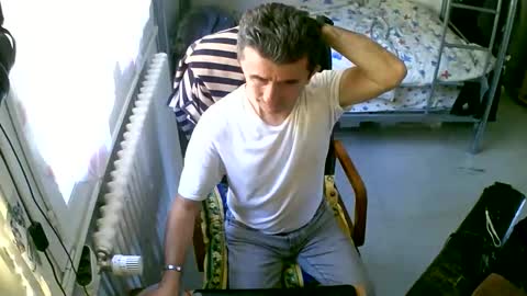 Snapshot of lokoum39 chatting on October 28, 1:36 pm lokoum39 online show from October 28, 1:36 pm